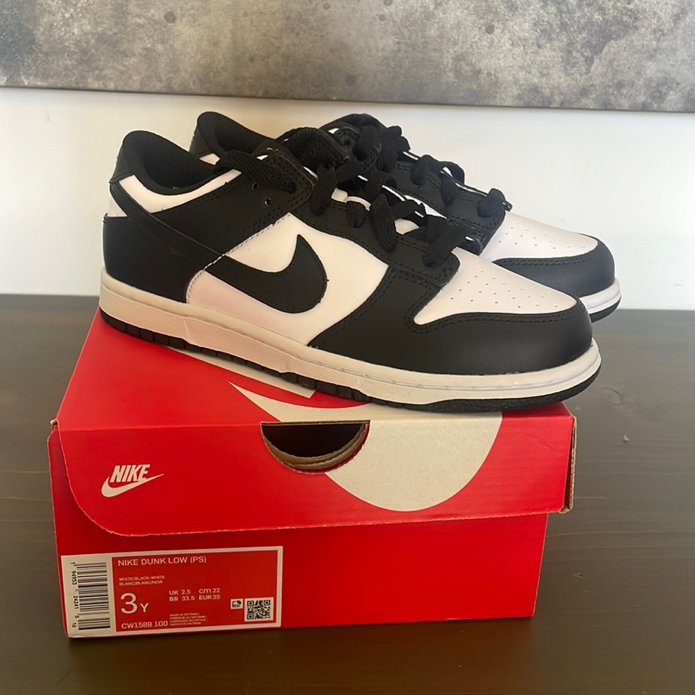 Nike Panda Dunk Low 3y or women’s 5 NIB